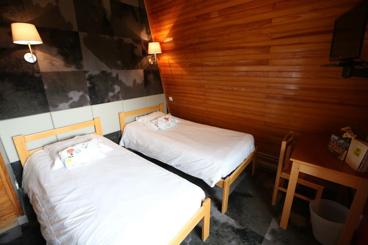 Gite-Hotel Le P'Tit Cham Le Mont-Dore Exteriör bild